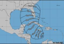 El Gobierno de Jamaica se prepara este sábado para el posible impacto de la tormenta tropical Ian con 900 refugios preparados en toda la isla, ya que está previsto que llegue al suroeste de Jamaica el domingo.