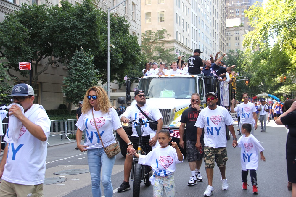 Muy orgullosos de pertenecer al movimiento obrero, los latinos con sus familias participaron activamente y sin diferencias, en el glorioso desfile de los trabajadores de la ciudad de Nueva York.