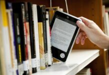 Las voces latinas, afroamericanas y de otras minorías étnicas cada vez suenan más fuerte en el panorama literario estadounidense con más escritores no blancos ganando presencia en las grandes editoriales, en las listas de libros más vendidos y en los eventos literarios.
