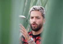 El colombiano Maluma presentó este viernes su último sencillo, "Junio", una canción romántica que presentó anoche en primicia en Miami en los Premios Billboard en un espectáculo con más de 30 bailarines y músicos.