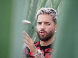 El colombiano Maluma presentó este viernes su último sencillo, "Junio", una canción romántica que presentó anoche en primicia en Miami en los Premios Billboard en un espectáculo con más de 30 bailarines y músicos.