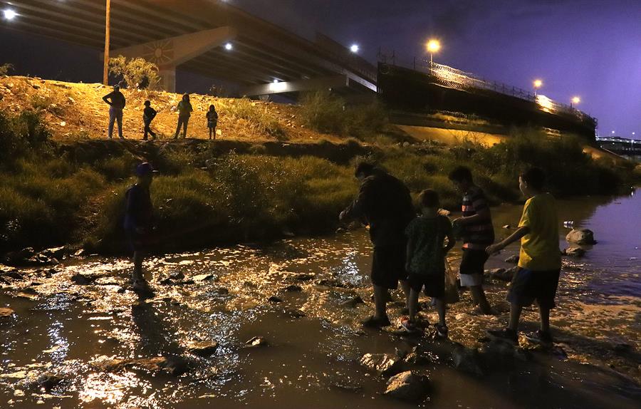 Miles de migrantes venezolanos han saturado la frontera de M&eacute;xico con Estados Unidos, en particular la de Ju&aacute;rez-El Paso