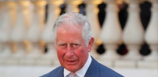 El nuevo rey Carlos III se comprometió este viernes ante una treintena de líderes religiosos reunidos con él en el palacio de Buckingham a proteger la "diversidad" de credos en el Reino Unido.