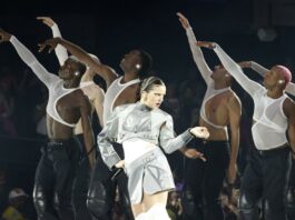 Rosalía cierra gira por América con concierto en Zócalo de Ciudad de México