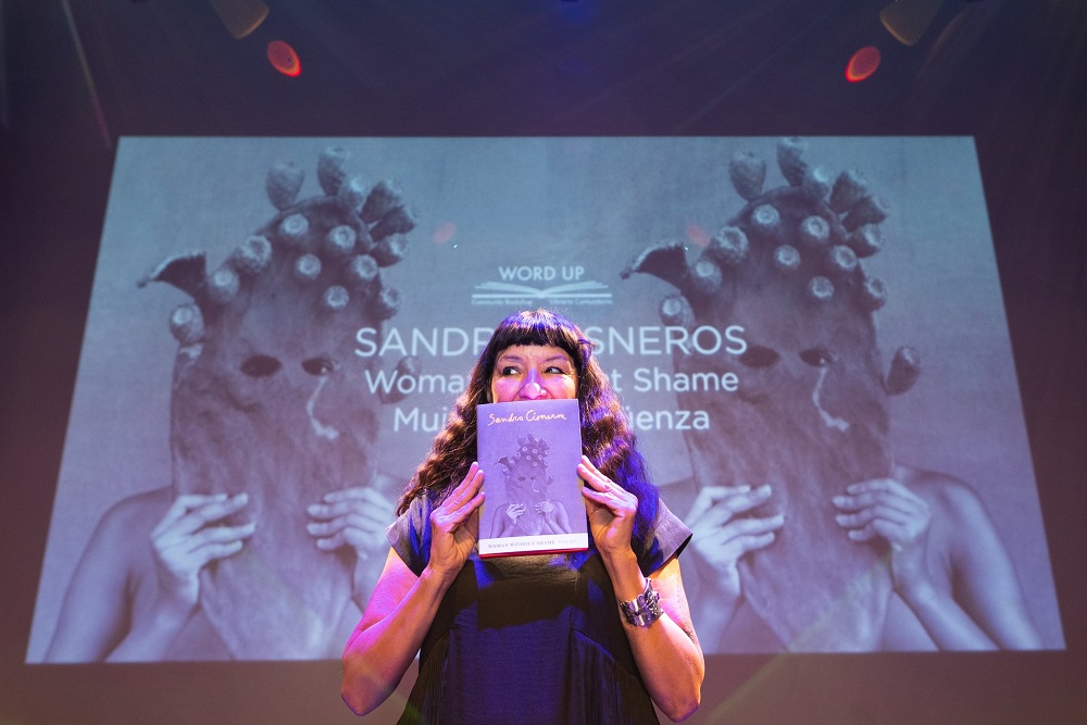 Sandra Cisneros. Sandra Cisneros.