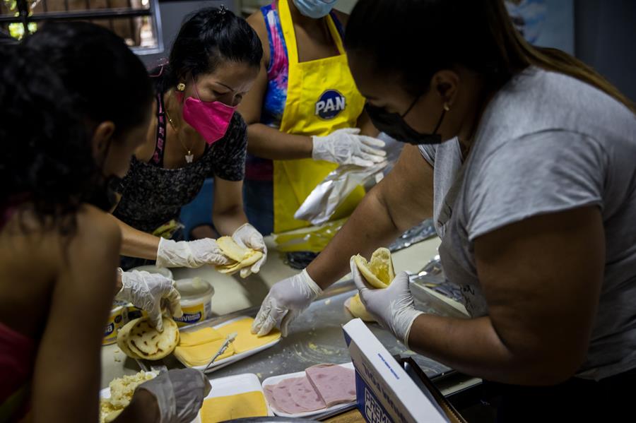 Venezolanos celebran el D&iacute;a Mundial de la Arepa (5)