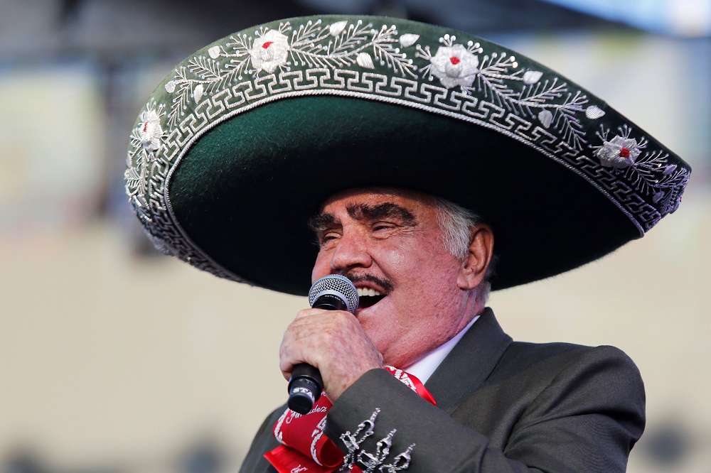 Vicente Fernàndez Una calle de la ciudad de Los Ángeles fue nombrada en honor al fallecido cantante mexicano Vicente Fernández (1940-2021) durante las celebraciones que se llevaron a cabo la noche del viernes en California a propósito de la Independencia de México.