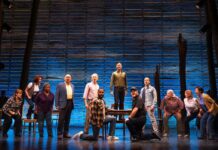 Estrenan en Nueva York un musical sobre el descubrimiento de la penicilina escena del musical Come From Away (1)