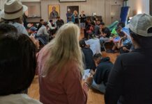 Organizaciones condenan el envío de migrantes de Florida a Massachusetts inmigrantes