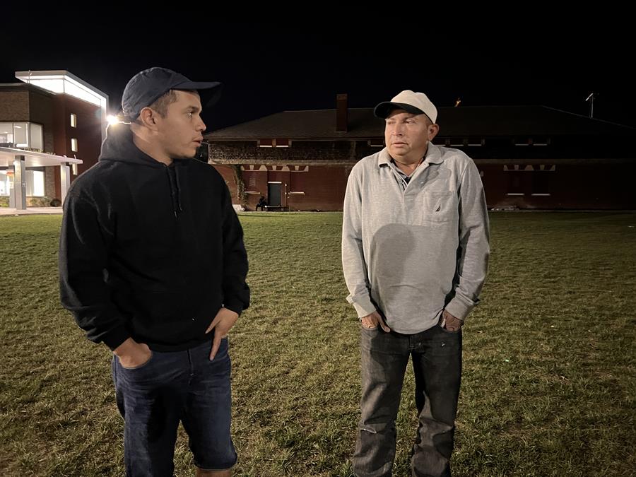 inmigrantes venezolanos Daniel y Jesús inmigrantes venezolanos Daniel y Jesús