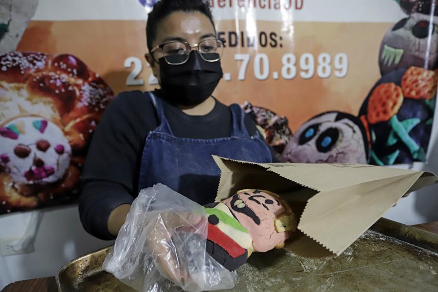 pan con la imagen del presidente de México (3)