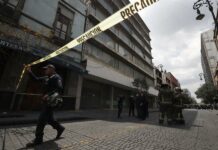 Reportan un muerto por sismo de magnitud 7,4 en occidente de México sismo en México