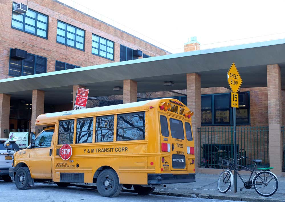 El Departamento de Educaci&oacute;n de Nueva York lanz&oacute; el Proyecto Brazos Abiertos, una iniciativa para ayudar a los m&aacute;s de 5.500 estudiantes inmigrantes que han entrado a las escuelas p&uacute;blicas de la ciudad, donde han llegado junto a su familia en los &uacute;ltimos meses.
