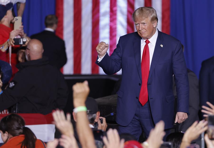 Donald Trump (2) Donald Trump