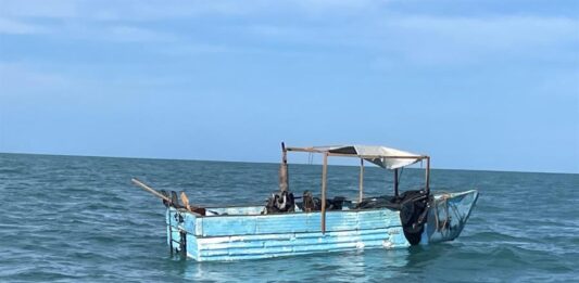 Al menos 43 migrantes cubanos fueron detenidos por las autoridades de Estados Unidos al arribar este viernes a Key Biscayne, un islote ubicado en la bahía de Miami, mientras la Guardia Costera repatrió en esta misma jornada a 68 migrantes de la misma nacionalidad.