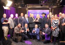 La estación radial 77 WABC de Red Apple Group, liderada por el empresario y filántropo John Catsimatides y su esposa Margo, organizó una celebración especial el martes 4 de octubre en su sede principal de la Tercera Ave. y calle 50 en Manhattan, a la cual fueron invitadas importantes personalidades de la comunidad hispana.