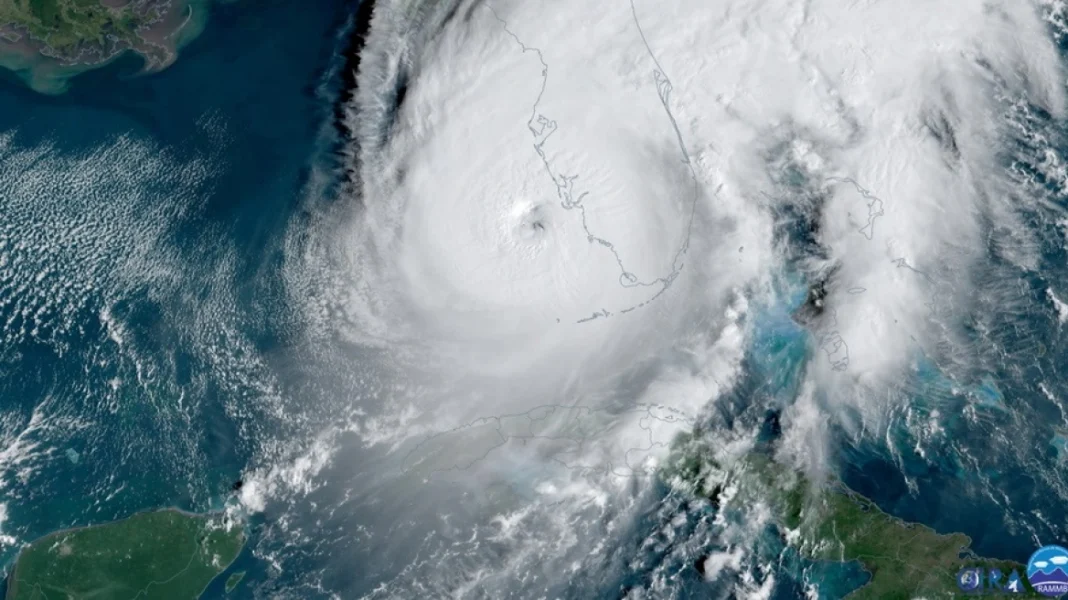 Ian El ciclón postropical Ian produce este sábado fuertes lluvias a su paso por Carolina del Norte y se espera continué su trayecto por Virginia, en lo que son los últimos estertores de un recorrido de destrucción por el sureste de Estados Unidos, con al menos 23 muertos.