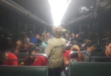 Guatemala expulsa a casi 100 migrantes en puesto fronterizo con Honduras Las autoridades migratorias de Guatemala expulsaron este sábado a casi un centenar de migrantes, la mayoría venezolanos, a la frontera con Honduras por incumplir requisitos migratorios.