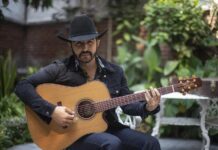 El mexicano Joss Favela sueña con seguir cantando y el respaldo del público La ilusión infantil de Joss Favela de hacer música se ha cristalizado para el cantautor, quien ahora es un referente del género regional mexicano y apunta a un nuevo sueño: seguir cantando y tener el respaldo del público en su carrera, según dice en entrevista con EFE.