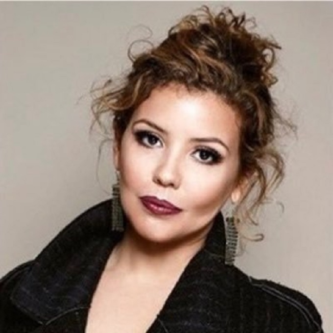 Justina Machado.