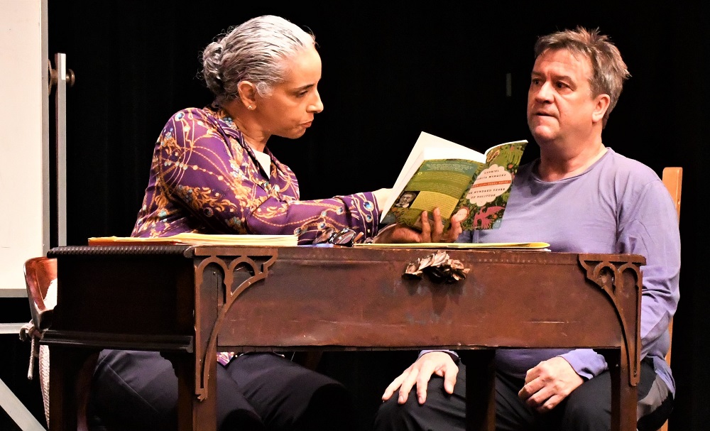 Kathy Tejada y Bill Blechingberg en “Life Lessons”.