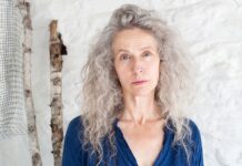 Las artistas de vanguardia Kiki Smith y Yayoi Kusama recibieron el encargo de crear una especie de galería subterránea con mosaico en el suelo y el techo en la nueva terminal Grand Central Madison, que estará en el barrio de Midtown East de Manhattan y se inaugurará este diciembre.
