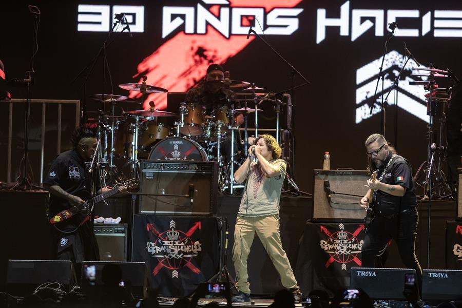 La banda mexicana El Gran Silencio (1)