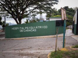 La entrada de un edificio del Hospital Psiquiatrico de Caracas