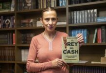 La periodista y escritora mexicana Elena Chávez