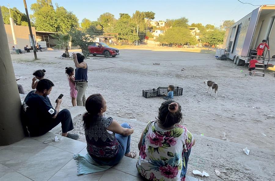 Migrantes venezolanos son vistos en un albergue el 28 de octubre de 2022 en la ciudad de Hermosillo, Sonora (M&eacute;xico)