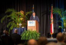 Florida pagó cerca de 1 millón de dólares para organizar el traslado de cerca de un centenar de migrantes a los estados de Delaware e Illinois, en el norte del país, que habían entrado de forma irregular en Estados Unidos, según revelan este sábado medios locales.