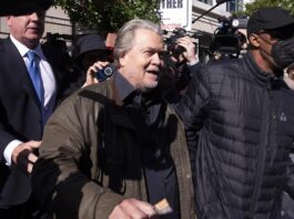 Steve Bannon, exasesor de Trump, condenado a cuatro meses de cárcel