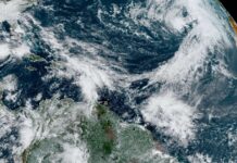 La tormenta tropical Julia avanzaba este sábado sobre el mar Caribe, rumbo a las islas colombianas de San Andrés, Providencia y Santa Catalina, con vientos en aumento "constante y rápido" hasta llegar a la categoría de huracán este sábado.