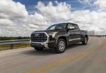 El legendario motor en V-8 ha sido descontinuado, pero la 2022 Tundra se presenta más apetecible para el comprador, con nueva plataforma, un estilo espectacular y moderna tecnología.