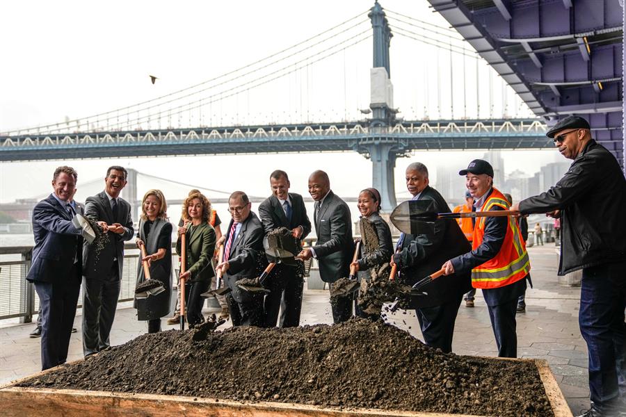 construcción del proyecto Brooklyn Bridge-Montgomery Coastal Resilience