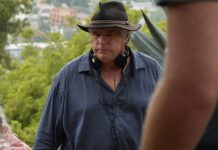 director Lorenzo DeStefano durante el rodaje del corto Stairway to the Stars