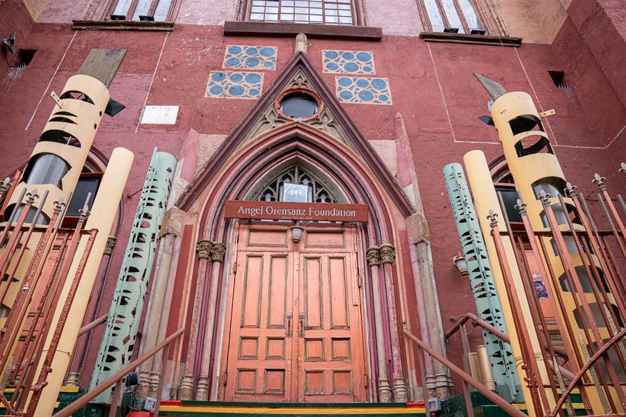 fachada de la Fundaci&oacute;n &Aacute;ngel Orensanz