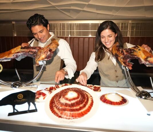Restaurantes de Nueva York festejan sus estrellas Michelin tocando el cielo gala Michelin, en Nueva York