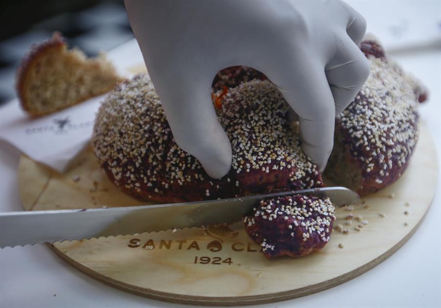 pan para el Día de los Muertos, hoy, en la Paneada, en Guadalajara (2)