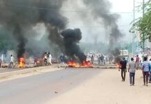 Cuatro muertos en un ataque a las puertas de la Embajada de EE.UU. en Chad protestas en CHAD