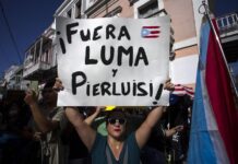 puertorriqueños protestan de nuevo contra la compañía eléctrica (1)