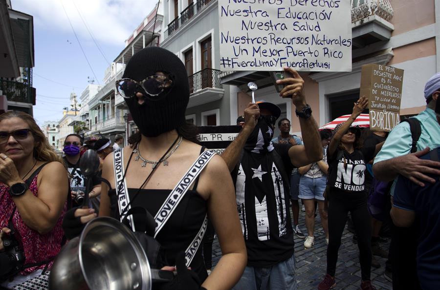 puertorrique&ntilde;os protestan de nuevo contra la compa&ntilde;&iacute;a el&eacute;ctrica (3)