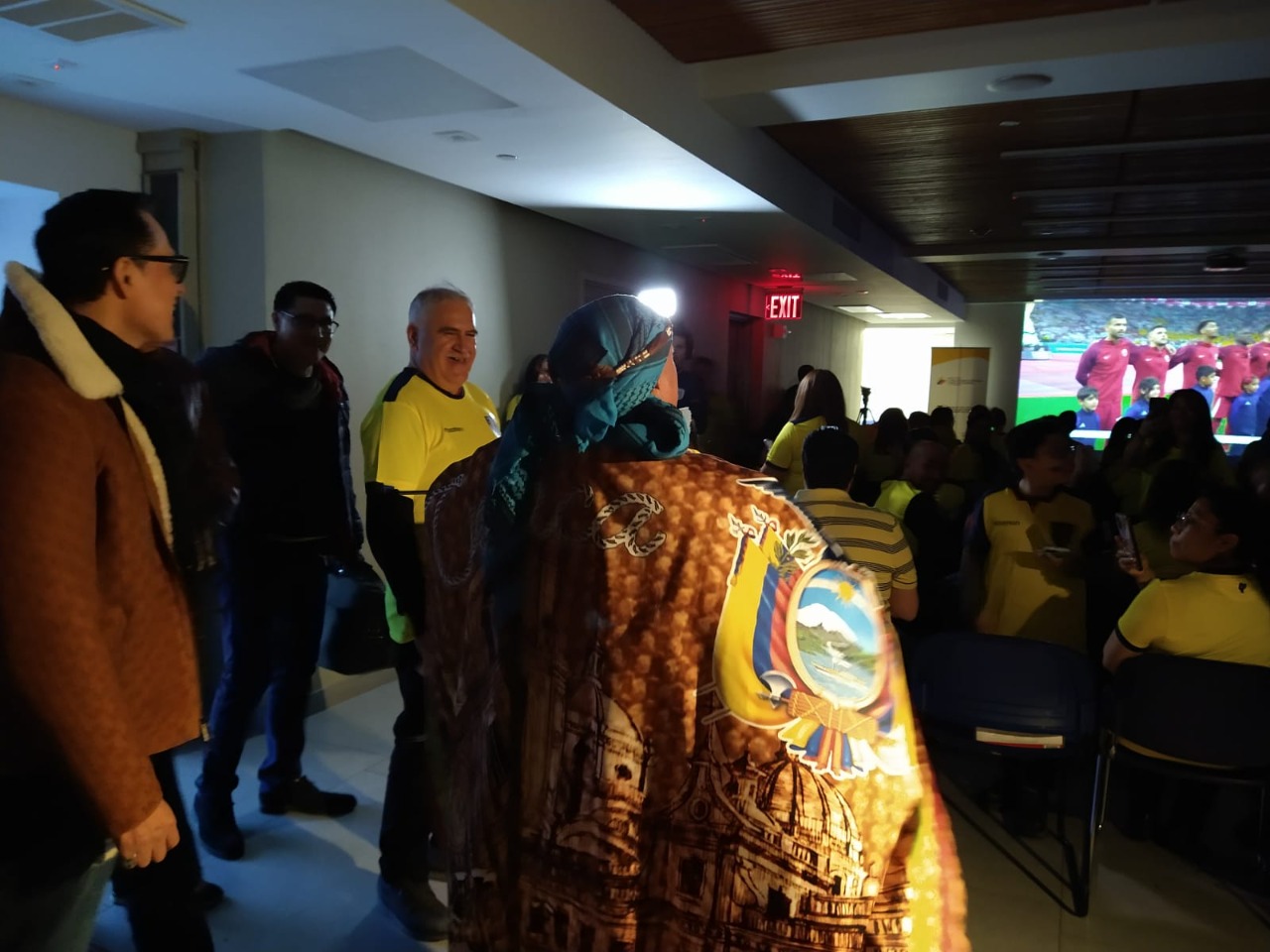 Ecuatorianos viven su pasi&oacute;n por el f&uacute;tbol (1).
