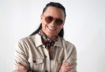 Amazon Music estrenó este viernes una nueva versión de "Suavemente" hecha por su autor, el cantante de merengue Elvis Crespo, para celebrar por adelantado los 25 años de una canción que está incluida en los grandes éxitos de la música latina.