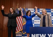 Hillary Clinton y Harris hacen campaña por la gobernadora de Nueva York Hillary Clinton y Harris