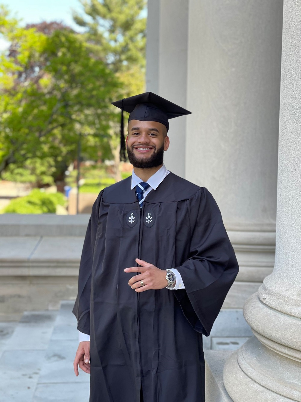 El economista Jos&eacute; Ram&oacute;n Mart&iacute;nez, brillante estudiante quien fue reconocido por el NatDDP se ha convertido por m&eacute;ritos propios en su m&aacute;s preciado tesoro. Jos&eacute; Ram&oacute;n encarna el anhelo de la comunidad dominicana, de construir un futuro de progreso individual y colectivo para todos los hijos de Quisqueya.
