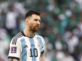 Con el gol y la asistencia obtenidas ante México, Leo Messi igualó este sábado el número de goles y de asistencias de Diego Armando Maradona, al que alcanzó en el de partidos jugados nada más echar el balón a rodar en el estadio Lusail de Qatar 2022.