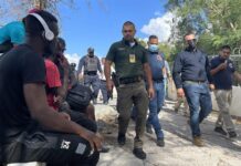 Migrantes de Haití y de Venezuela son desalojados (2)