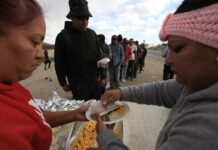 Migrantes se apoyan en el norte de México por el Día de Acción de Gracias Migrantes