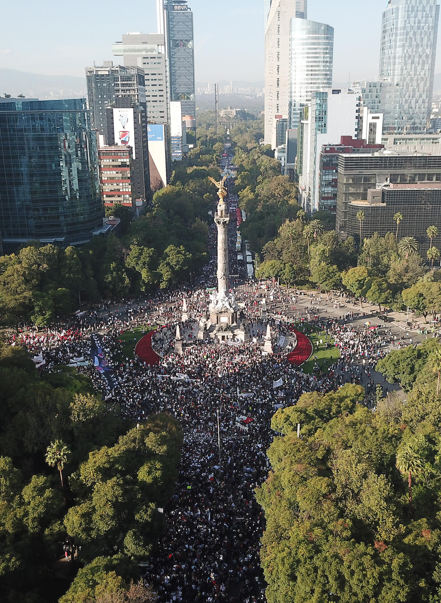 Miles de personas abarrotan este domingo la Ciudad de M&eacute;xico para mostrar su apoyo al presidente Andr&eacute;s Manuel L&oacute;pez Obrador (2)